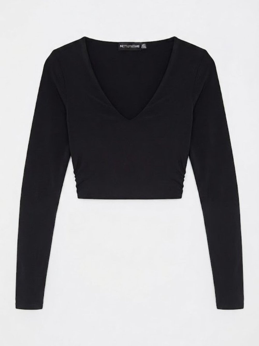 PrettyLittleThing Black Long-Sleeve V-Neck Crop Top